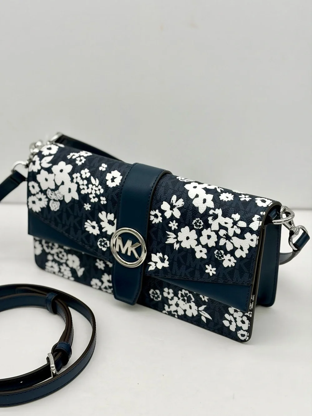 MICHAEL KORS Greenwich Medium Signature Logo Convertible Shoulder Bag Crossbody